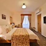 Questenberg 4*