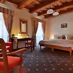 Questenberg 4* Praga