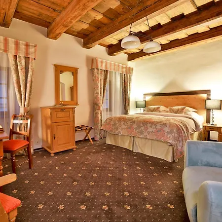 ホテル Questenberg