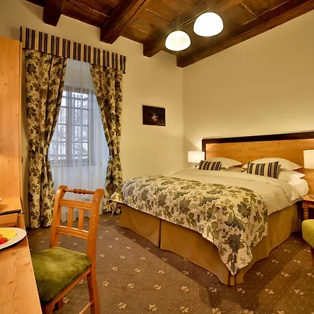 Questenberg 4* براغ