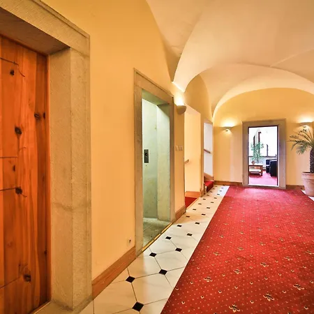 ホテル Questenberg