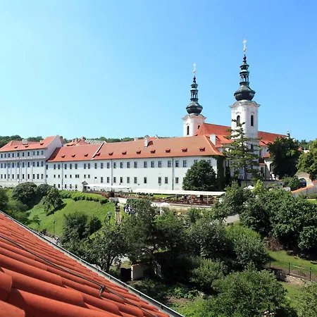 ホテル Questenberg