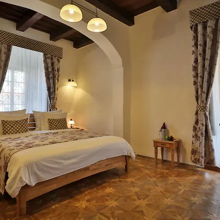 Questenberg ホテル 4*